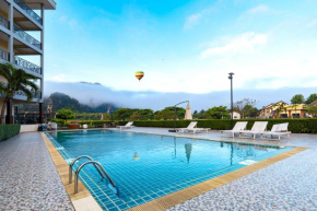 Lisha The Grand Riverside Hotel